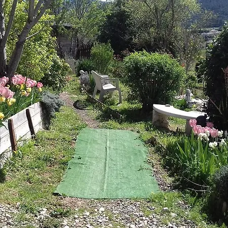 Le De Cristal Proche Bugarach Granes