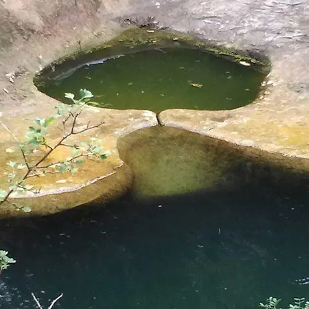 Le De Cristal Proche Bugarach Granes