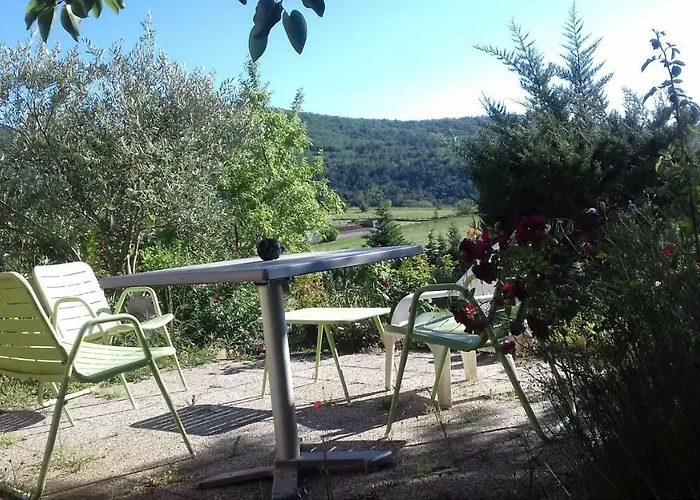 بيت للعطل Le De Cristal Proche Bugarach Granes