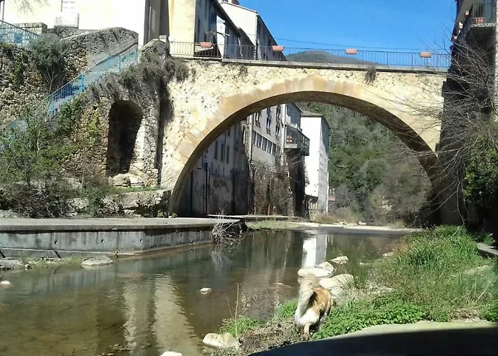 Le De Cristal Proche Bugarach بيت للعطل Granes