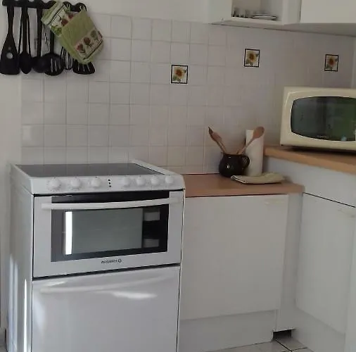 Le De Cristal Proche Bugarach بيت للعطل